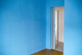 Wnętrze mieszkania do remontu