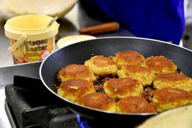 Pieczone klopsiki na patelni. 