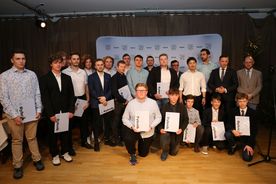 Sportowcy wyróżnieni za osiągnięcia w 2021 roku podczas uroczystej gali z udziałem władz miasta Rybnika. 