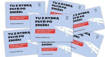 Kolaż naklejek "Tu z Rybką płyń po żniżki"