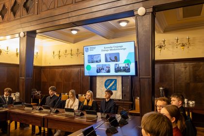 obrady młodzieżowej rady miasta