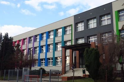 Budynek placówki oświatowej po termomodernizacji 