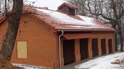 zakończone prace związane z odtworzeniem 3 nieużytkowanych budynków gospodarczych zlokalizowanych przy ul. Paderewskiego 31,33 oraz 35 