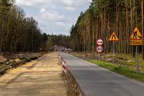 Zdjęcie przedstawia remont drogi