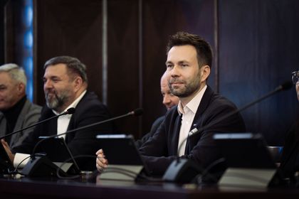 Zdjęcie przedstawia I Sesję MRM.