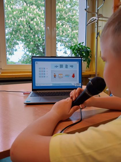 Zdjęcie przedstawia artykuły zakupione w ramach projektu "Aktywna Tablica".