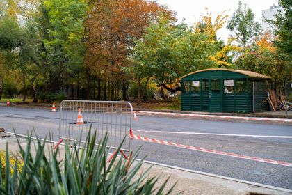 Zdjęcie przedstawia remontowaną ul. Dąbrówki.