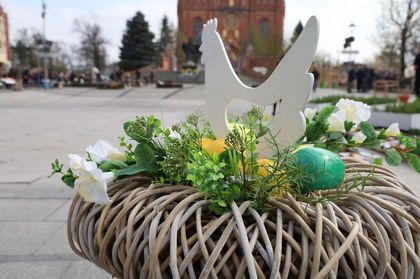 Wielkanocne ozdoby na rynku i rybnickich placach