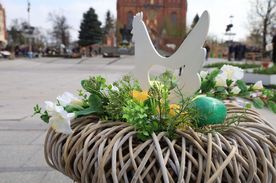 Wielkanocne ozdoby na rynku i rybnickich placach