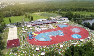 widok basenu otwartego z lotu ptaka