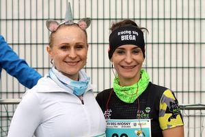 Uczestnicy plenerowego biegu