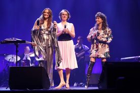 Uroczystość wręczenia Honorowej Złotej Lampki Górniczej na scenie Teatru Ziemi Rybnickiej 