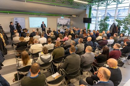 uczestnicy konterencji podsumowującej wdrożenie bliźniaka cyfrowego ulic miasta Rybnika 