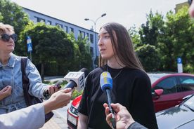 Uroczystość otwarcia muralu browarniczego na budynku kamienicy