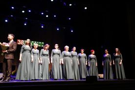 Uroczystość wręczenia nagród na scenie Teatru Ziemi Rybnickiej