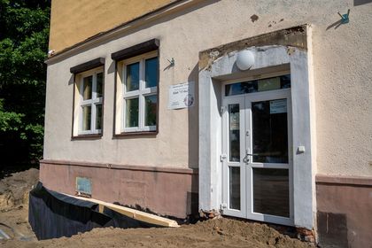prace budowlane na terenie szkoły podstawowej nr 18
