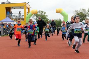 Uczestnicy plenerowego biegu