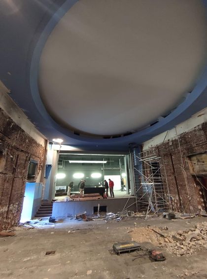 Sala widowiskowa w trakcie remontu. 