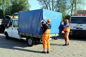 Osobowo-dostawczy Ford z pomocą humanitarną dla Ukrainy