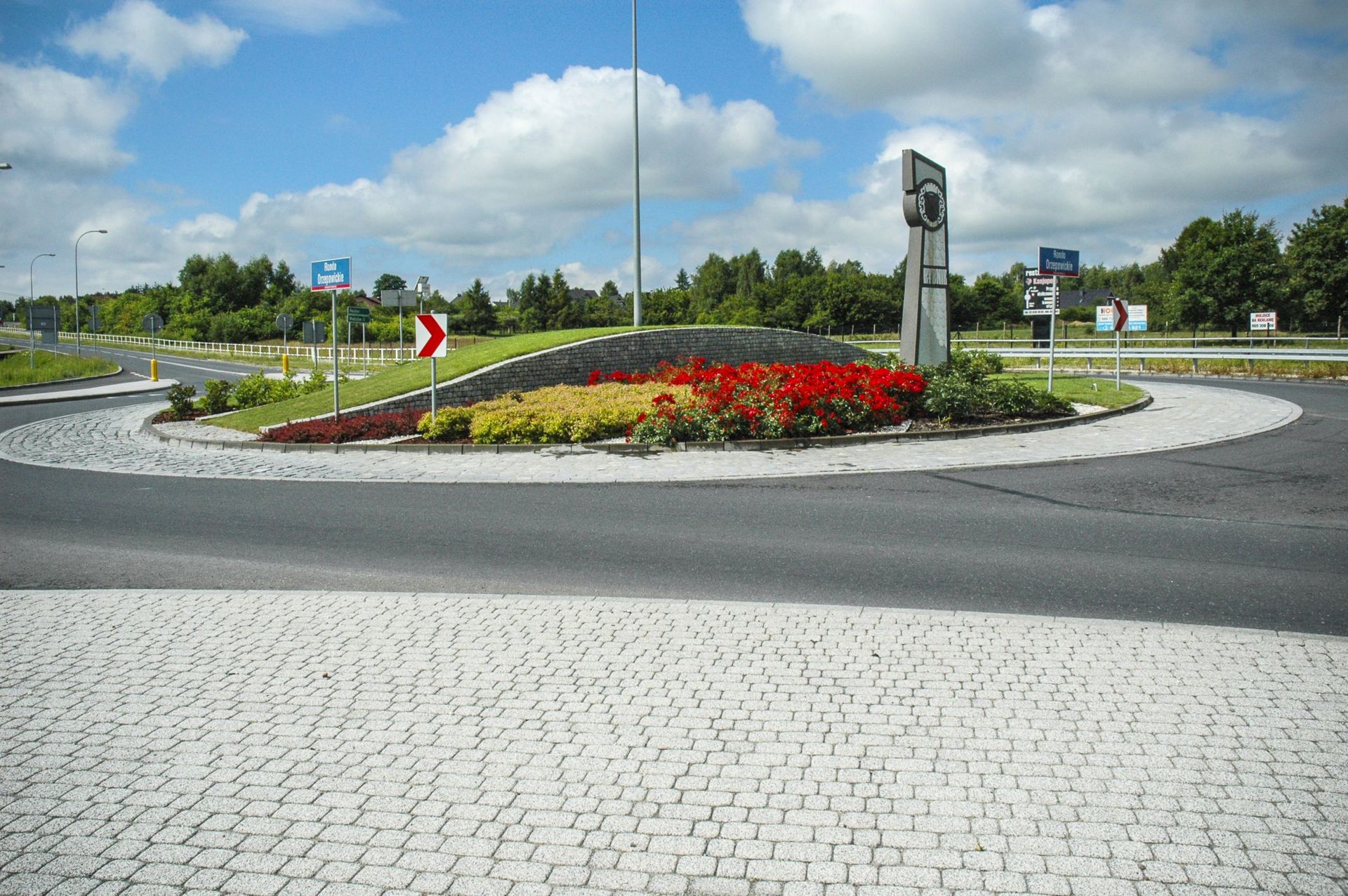 Witacz na rondzie Orzepowickim