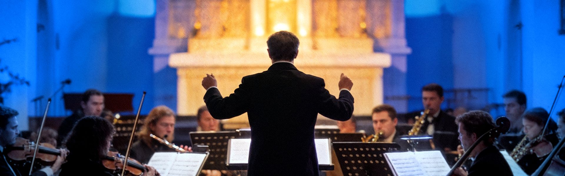 KOncert orkiestry w kościele