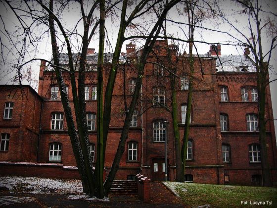 Dzielnica Śródmieście: historycznie ukształtowane centrum miasta, o zróżnicowanych funkcjach wielkomiejskich, z największą liczbą obiektów podlegających ochronie konserwatorskiej - obiekt: Zespół poszpitalny Juliusz.. Fot. L. Tyl